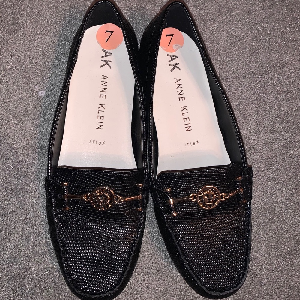 Anne Klein Black Loafer Flats